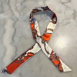 🎈Silky Scarf with Chain Print🎁Fill a Box for $20 up to 5lbs Sale 📦